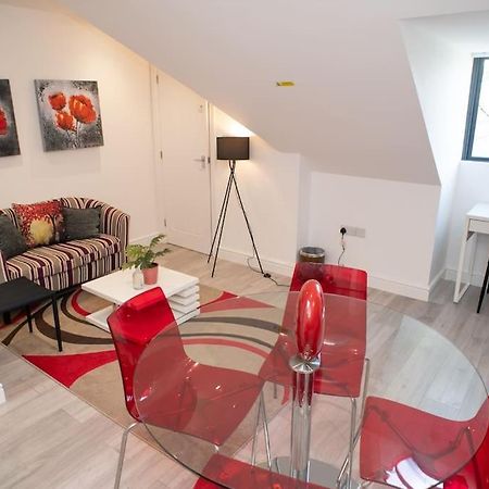 Rosey Lodge -1Bedroom Cousy Flat - Parking, Netflix, Wifi - Close To Blenheim Palace & Oxford - F5 Kidlington Eksteriør billede