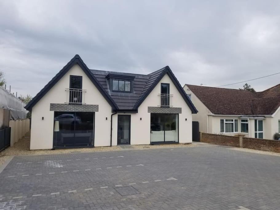 Rosey Lodge -1Bedroom Cousy Flat - Parking, Netflix, Wifi - Close To Blenheim Palace & Oxford - F5 Kidlington Eksteriør billede