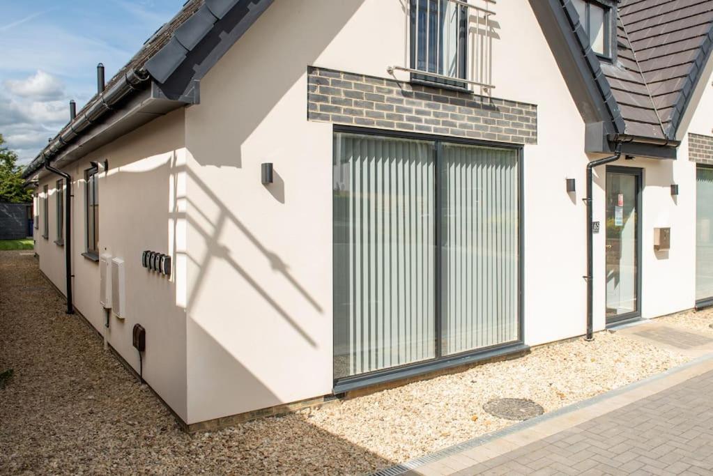 Rosey Lodge -1Bedroom Cousy Flat - Parking, Netflix, Wifi - Close To Blenheim Palace & Oxford - F5 Kidlington Eksteriør billede