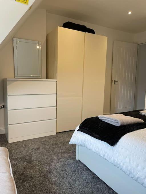Rosey Lodge -1Bedroom Cousy Flat - Parking, Netflix, Wifi - Close To Blenheim Palace & Oxford - F5 Kidlington Eksteriør billede