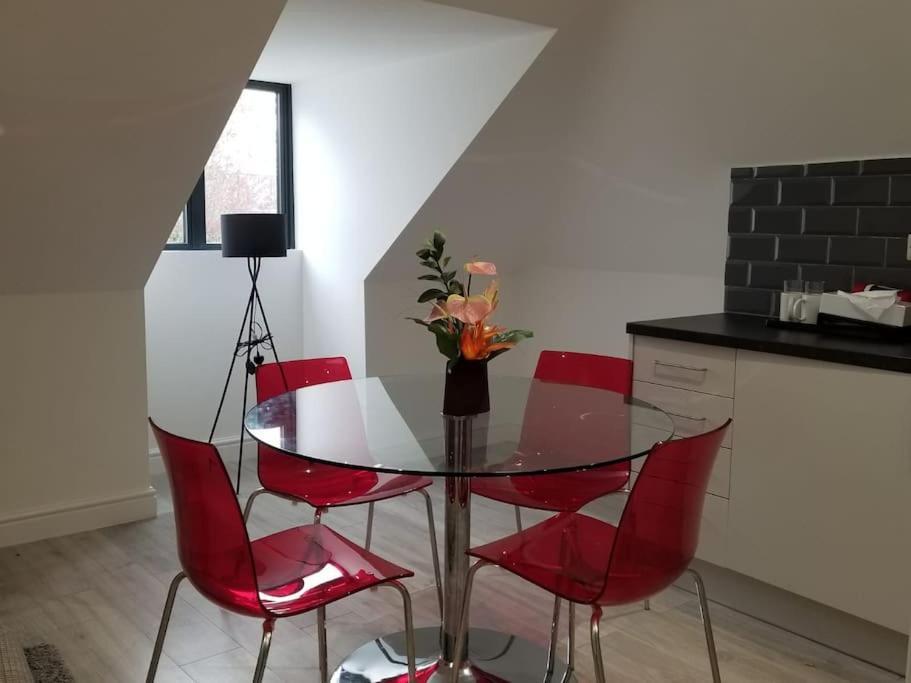 Rosey Lodge -1Bedroom Cousy Flat - Parking, Netflix, Wifi - Close To Blenheim Palace & Oxford - F5 Kidlington Eksteriør billede