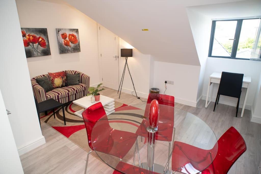 Rosey Lodge -1Bedroom Cousy Flat - Parking, Netflix, Wifi - Close To Blenheim Palace & Oxford - F5 Kidlington Eksteriør billede