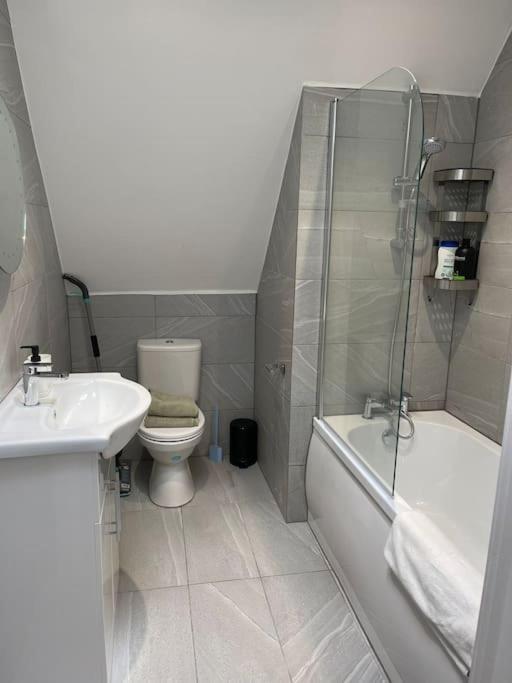 Rosey Lodge -1Bedroom Cousy Flat - Parking, Netflix, Wifi - Close To Blenheim Palace & Oxford - F5 Kidlington Eksteriør billede