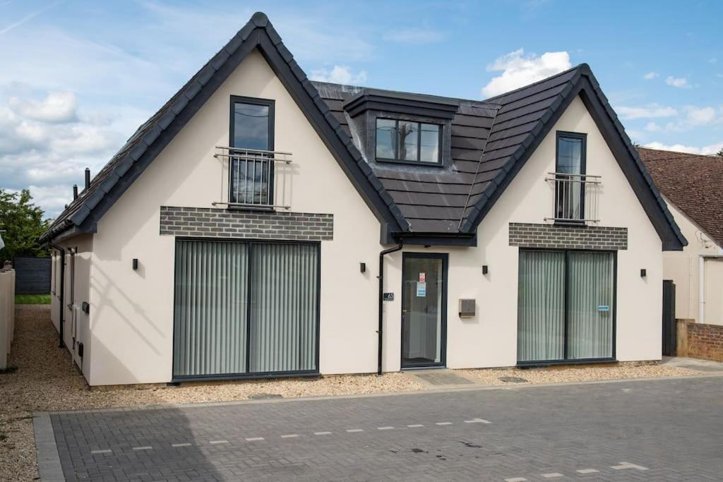 Rosey Lodge -1Bedroom Cousy Flat - Parking, Netflix, Wifi - Close To Blenheim Palace & Oxford - F5 Kidlington Eksteriør billede