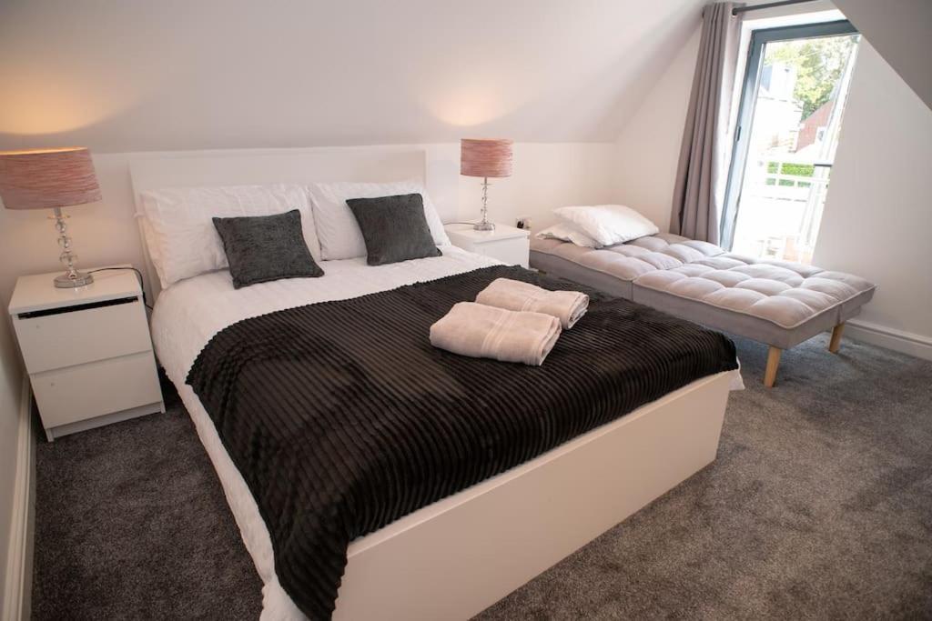 Rosey Lodge -1Bedroom Cousy Flat - Parking, Netflix, Wifi - Close To Blenheim Palace & Oxford - F5 Kidlington Eksteriør billede