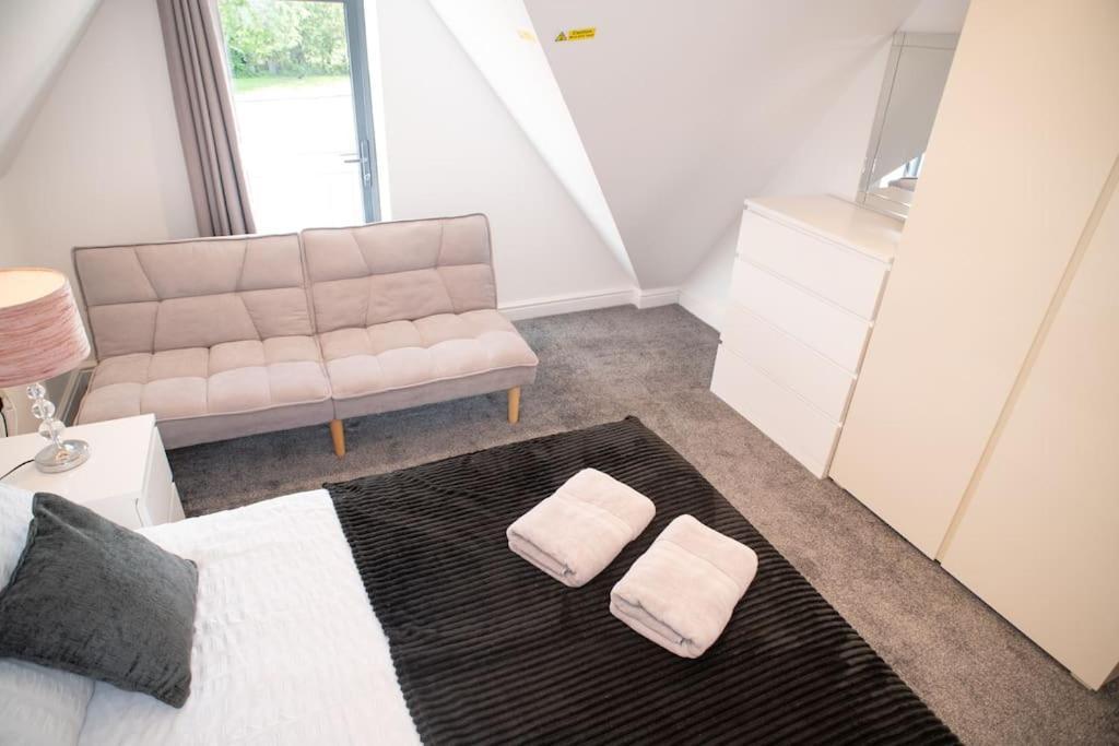 Rosey Lodge -1Bedroom Cousy Flat - Parking, Netflix, Wifi - Close To Blenheim Palace & Oxford - F5 Kidlington Eksteriør billede